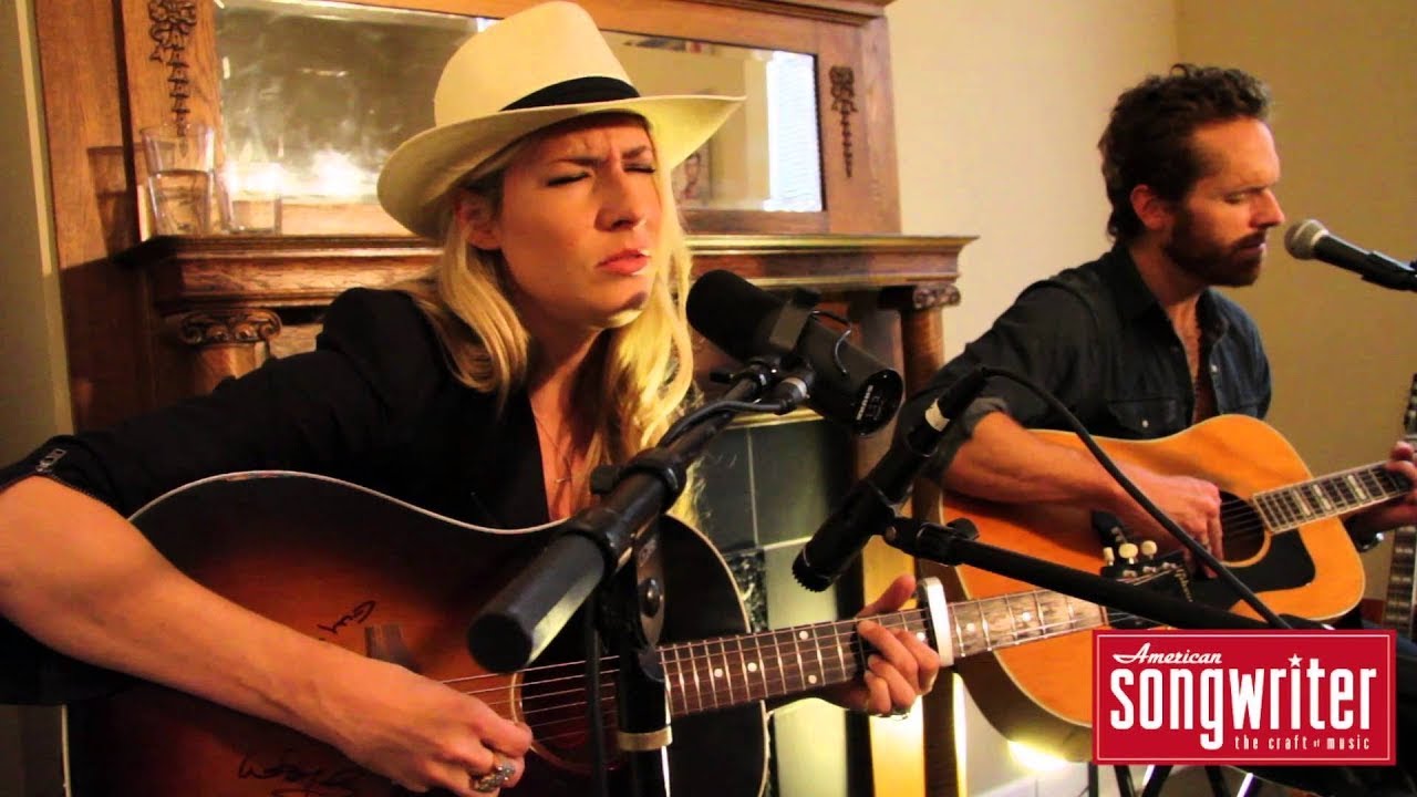 Holly Williams, 