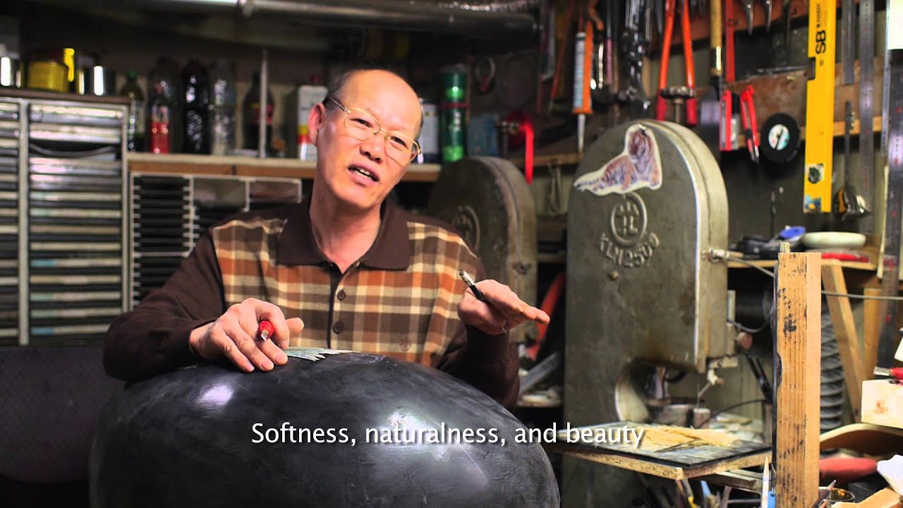 Pebbles 나전조약돌 Constancy & Change in Korean Traditional Craft 2014