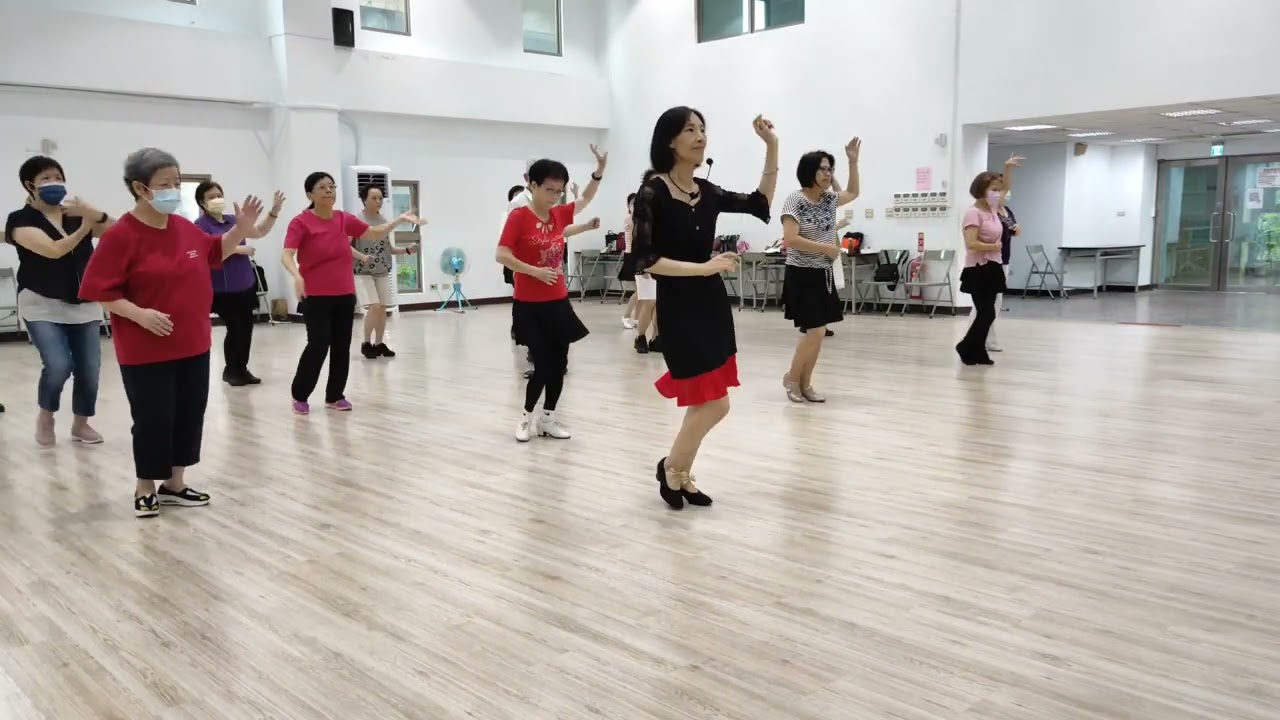 Royal Bachatango (2) - Line Dance 2023/07/22