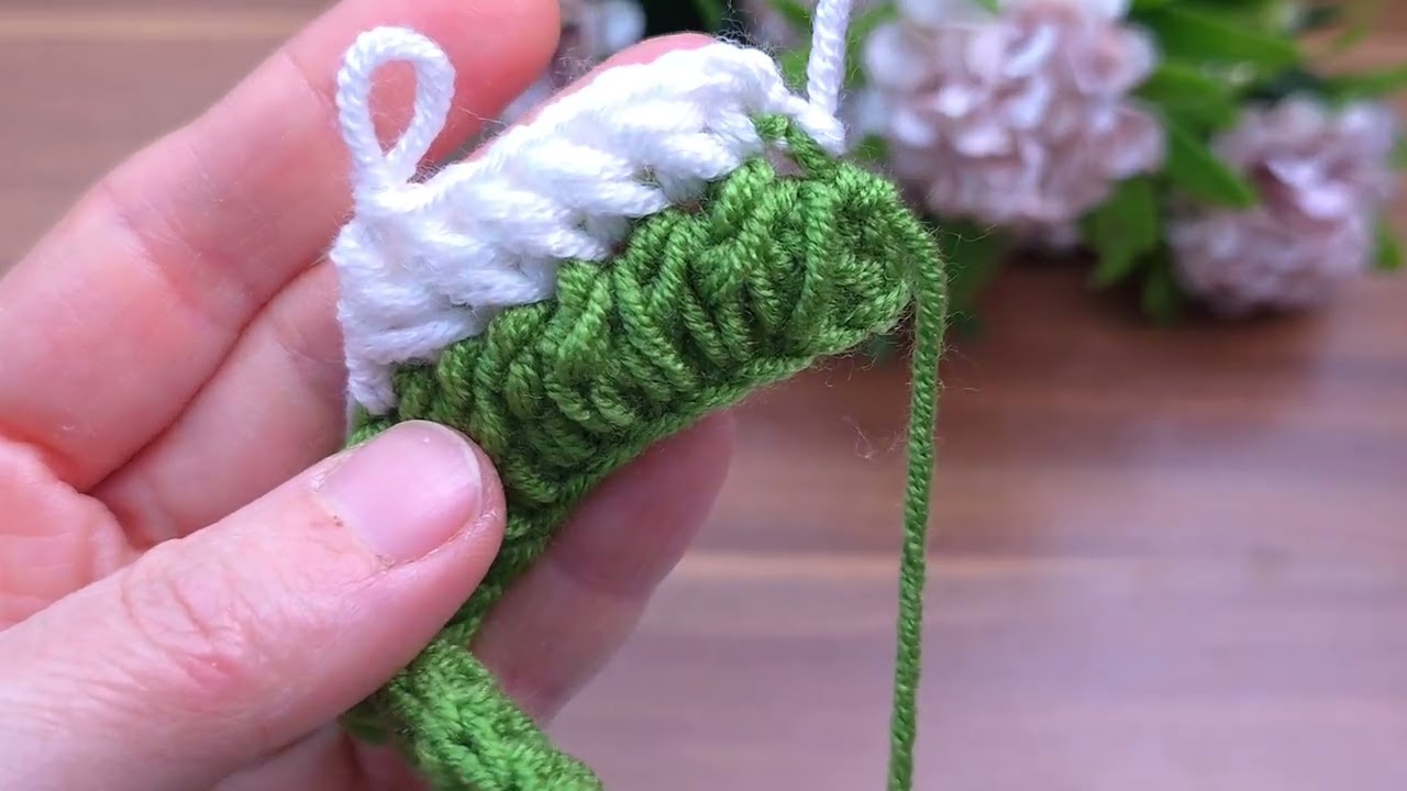 Oh my god! 😲These baby boots are so cute and very easy to knit! #knitting