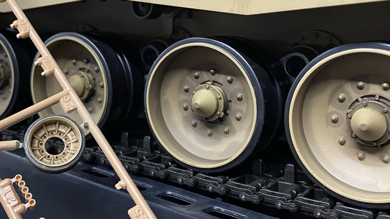 How I paint road wheels on RTR RC tanks and 1/35th scale models.