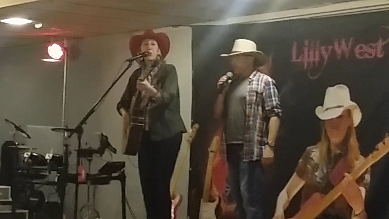 LILLY ET WOODY SANTA SUZANNA COUNTRY DANCE TOUR AVIL 2017