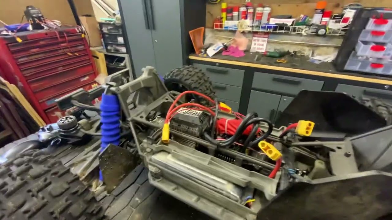 Traxxas Xmaxx hobbywing max6 g2 and 4990 1650kv combo