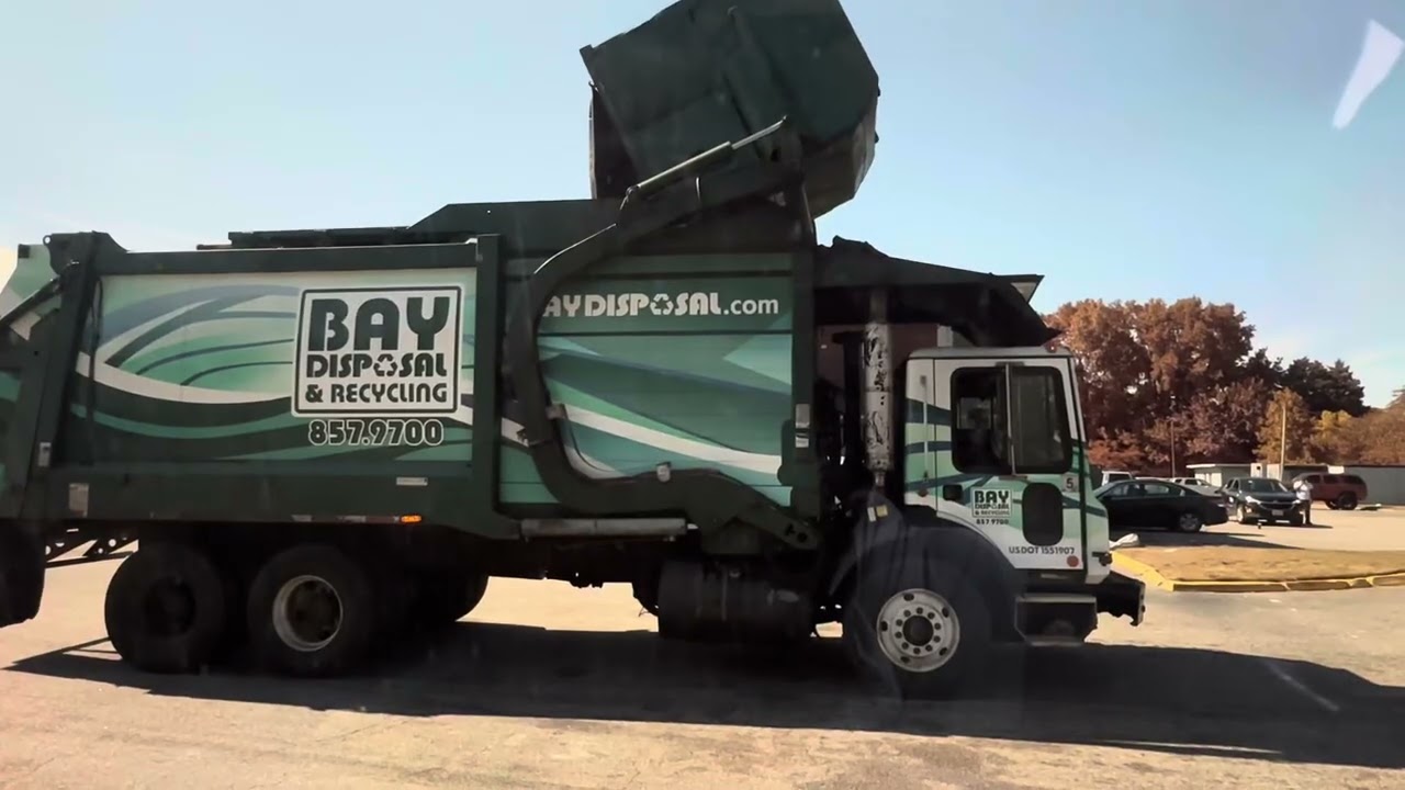 Bay Disposal Mack MR688S Heil Half/Pack FEL #3515