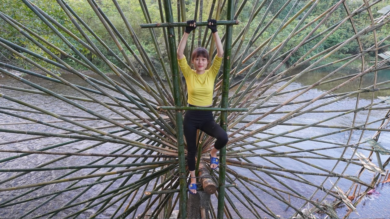 TIMELAPSE: START to FINISH Building Bamboo Wheels Automatically Stream Water Up To House