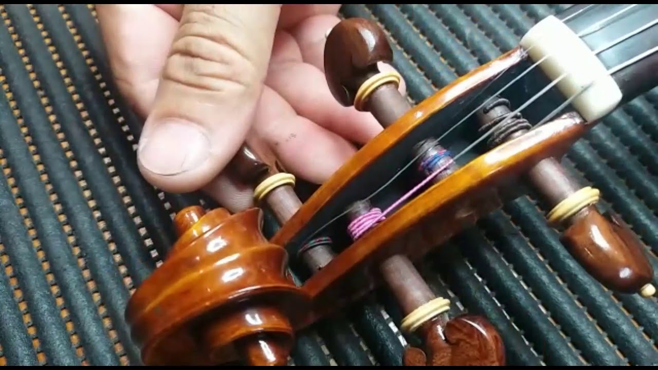 Trocando Cordas ( Pirastro Tonica ) Atelier Willians Fernando