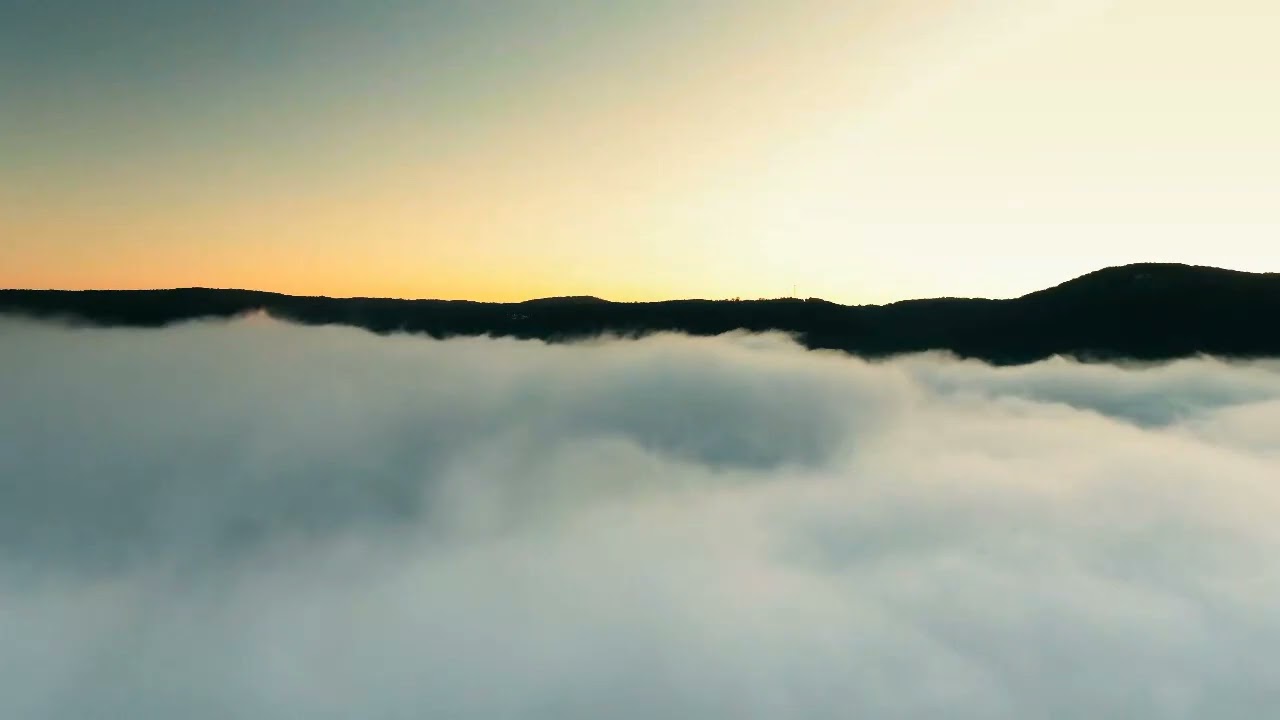 RELAXING WITH N SOFT PIANO MUSIC