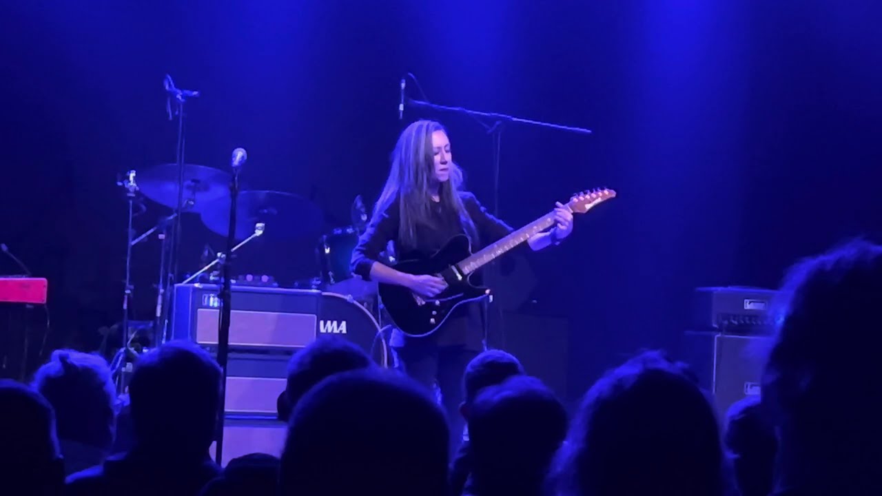 Lari Basilio Augsburg Germany Oct 23 2025 - Forever (completely solo)