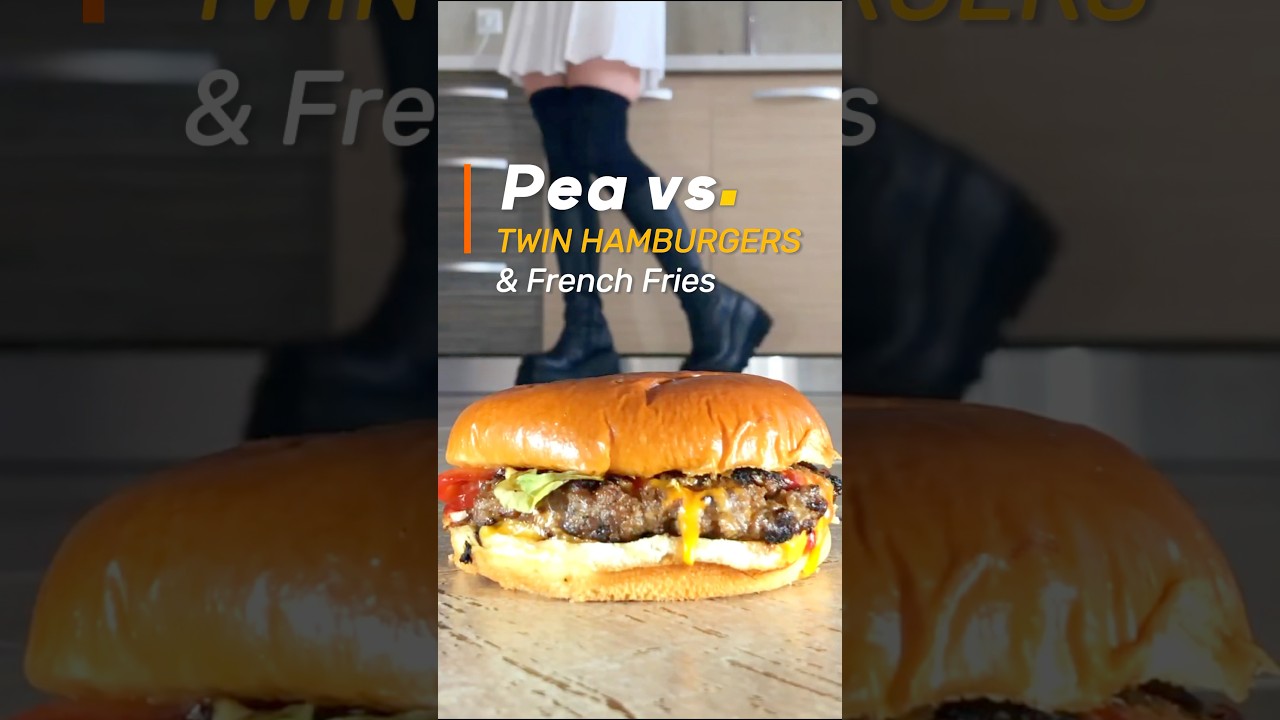 Pea vs  Двойного Бургера Картошки Фри! Странно Удовлетворительное Раздавливание Еды Ботинками! ASMR