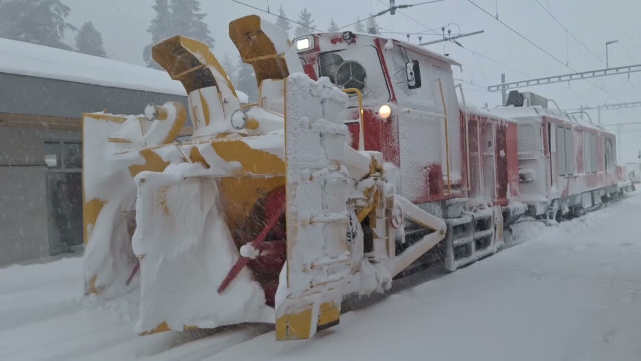Andermatt, 23. Dezember 2024, Whiteout trains