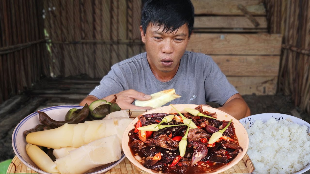 Mắm Ba Kh&iacute;a Chấm Măng Luộc Cơm Nguội Qu&ecirc; Nh&agrave; | VTNam Vlog #155