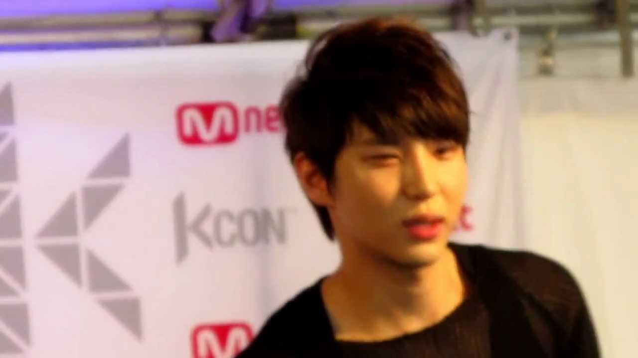 [FANCAM] 121013 LEO/VIXX @ KCON '12 FANSIGN - 