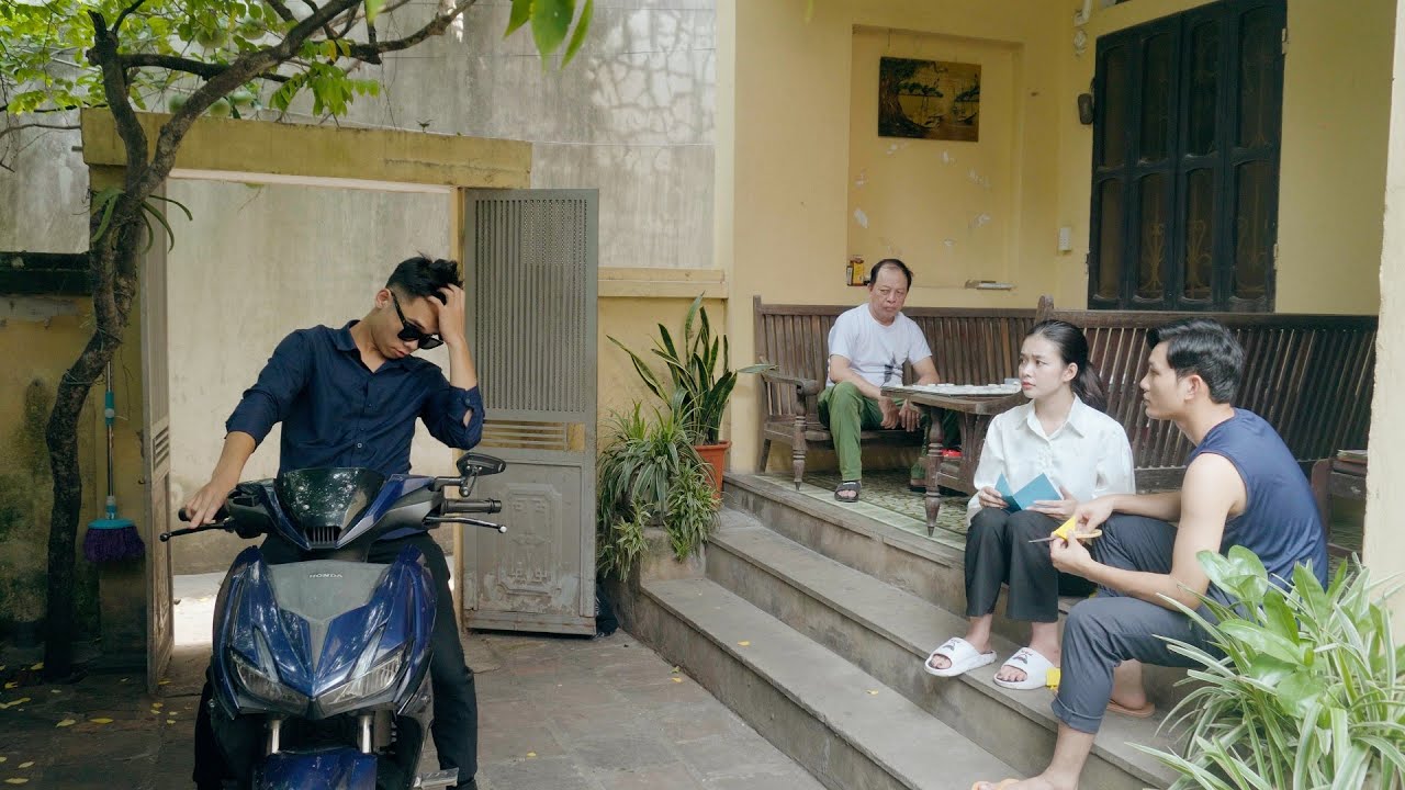 Chủ Tịch Thất Tình Bỏ Quê Hương Lên Thành Phố Gặp Được Cô Con Gái Ông Chủ Để Ý Và Cái Kết - Tập 531