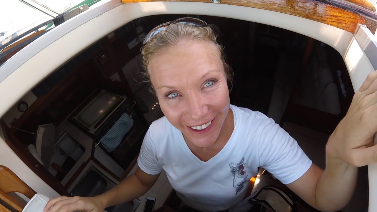 #3: Tour of Our 1985 Niagara 35 - Below Decks