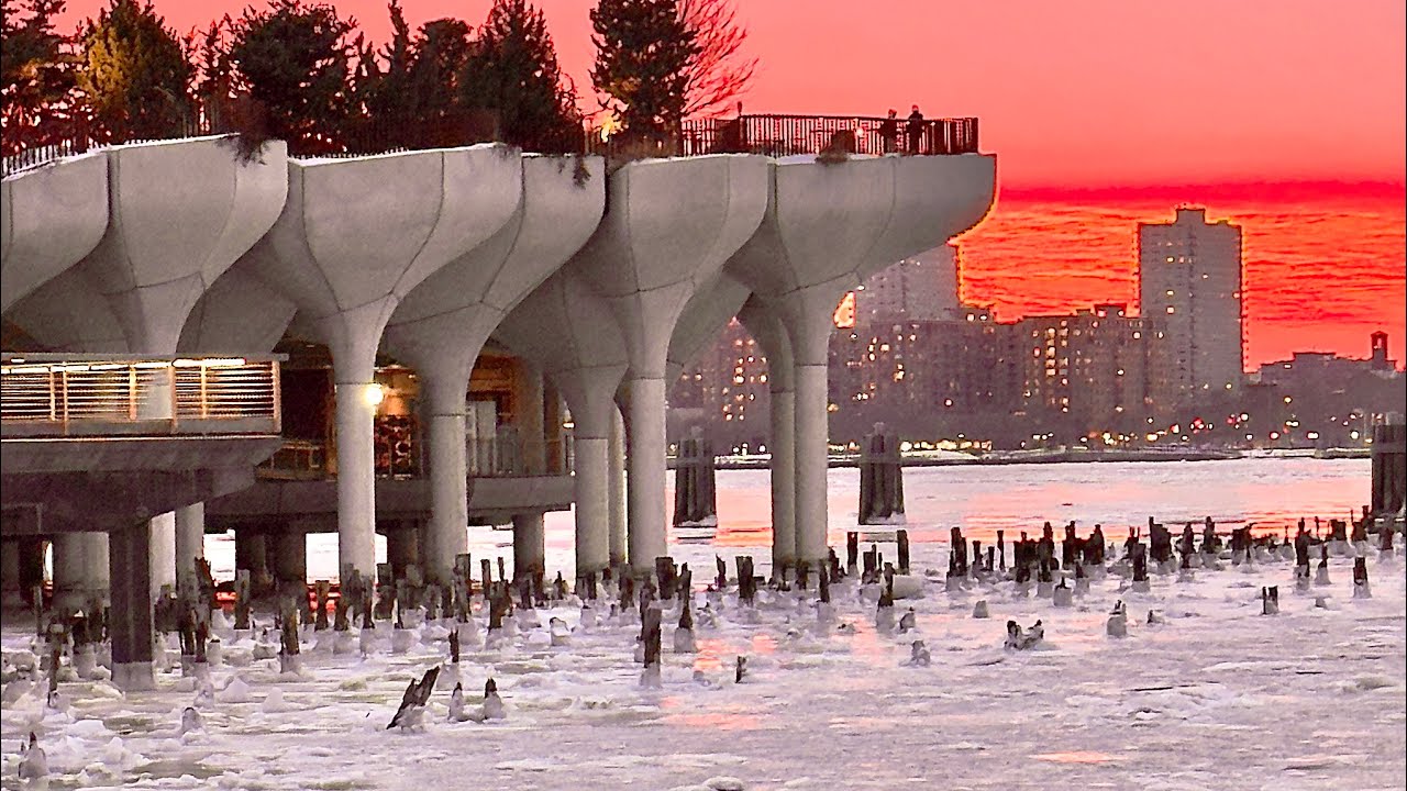 ICE ACCUMULATION on the HUDSON RIVER in NEW YORK CITY 