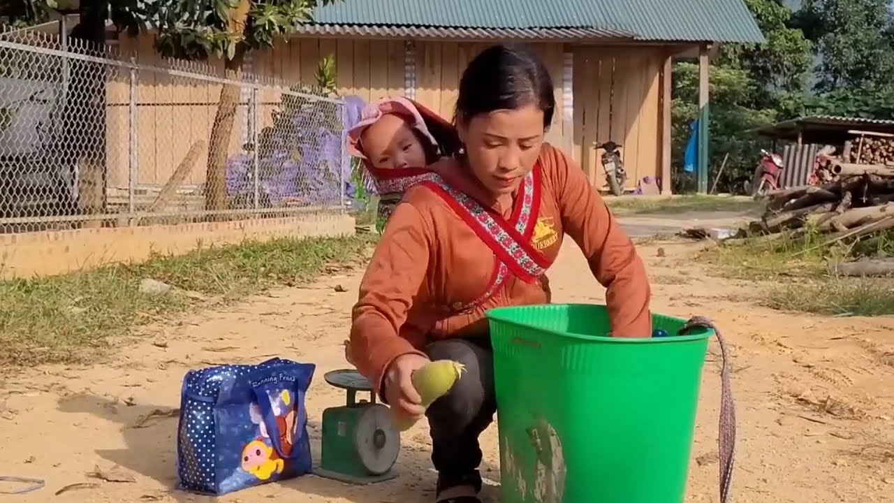 Single Mom&rsquo;s Daily Battle to Survive and Feed Her Child