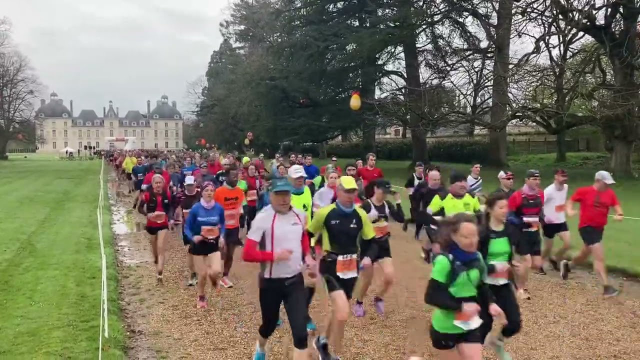VIDÉO. Revivez les départs du marathon et du semi-marathon de Cheverny