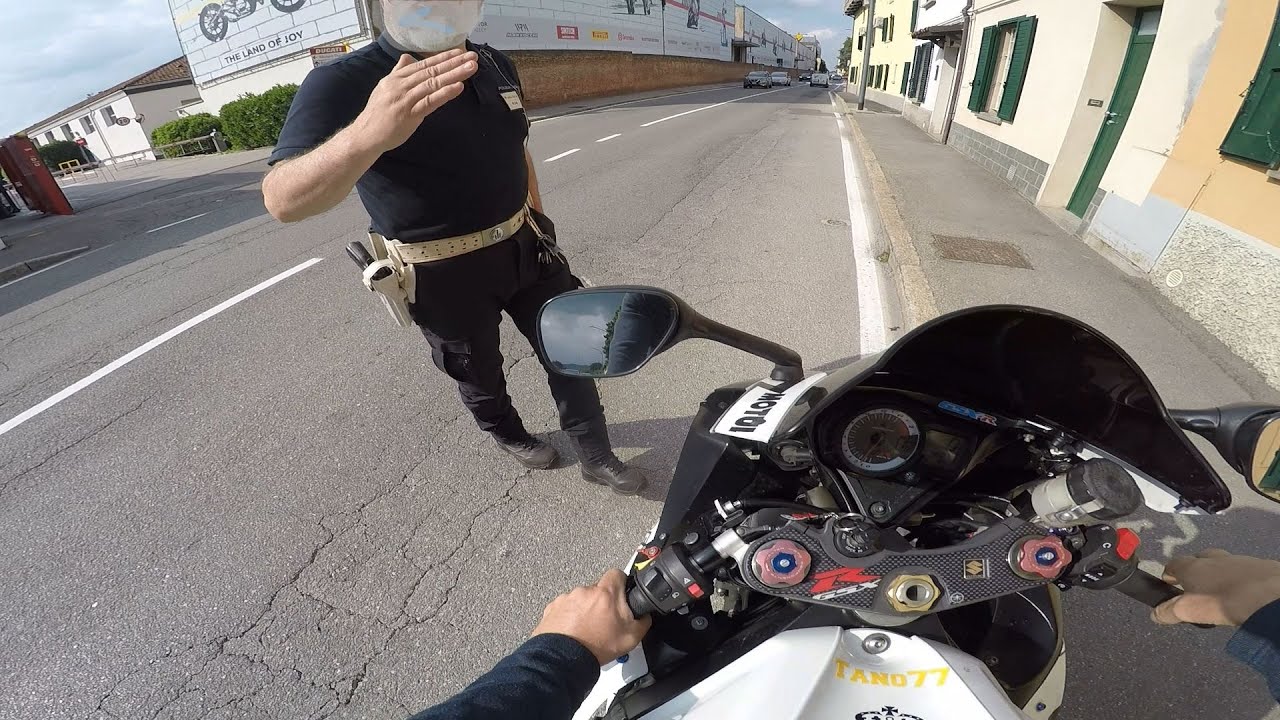 Fermato dalla polizia senza la patente e db-killer #252