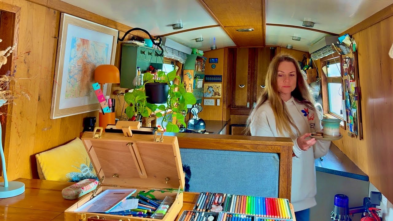 Escaping a Fast Moving World on My Narrowboat #230