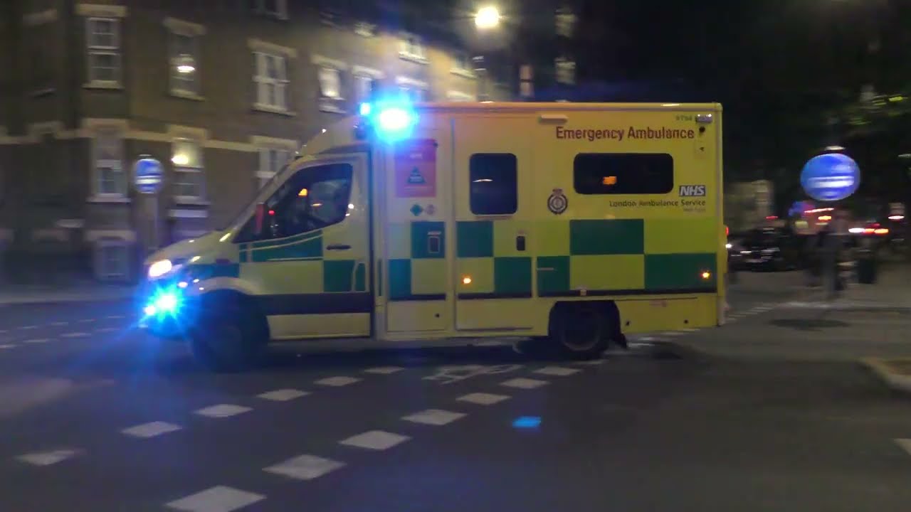 London Ambulance Service responding #ambulancelife #ambulance #emergencyresponse #emergency #uk