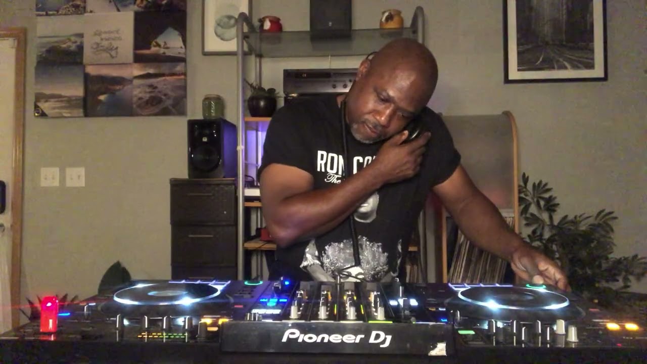 JOESKII (Live) A tribute To Chicago Legendary dj Ron Carroll.@HouseMuzicRadio. (Subscribe).
