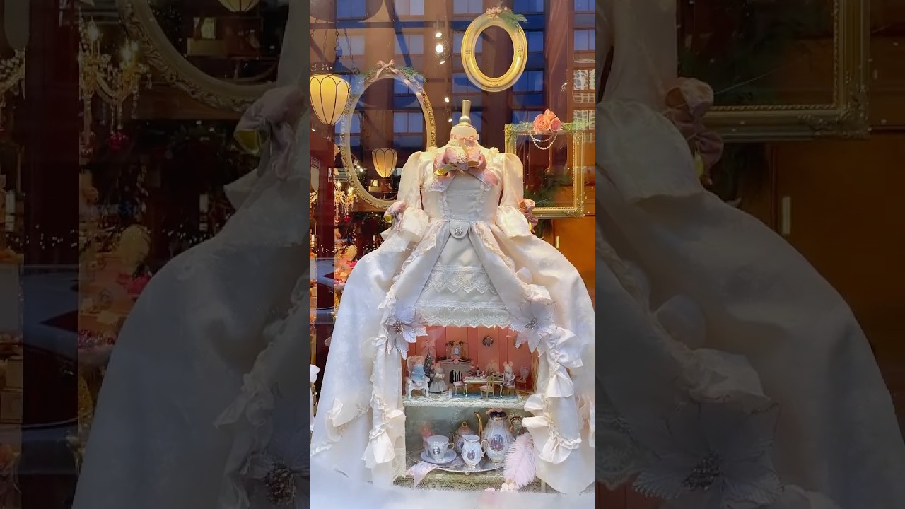 Stepping into Posh in #Chicago is like walking into a #fairytale. #WhimsicalShopping #ChristmasDecor