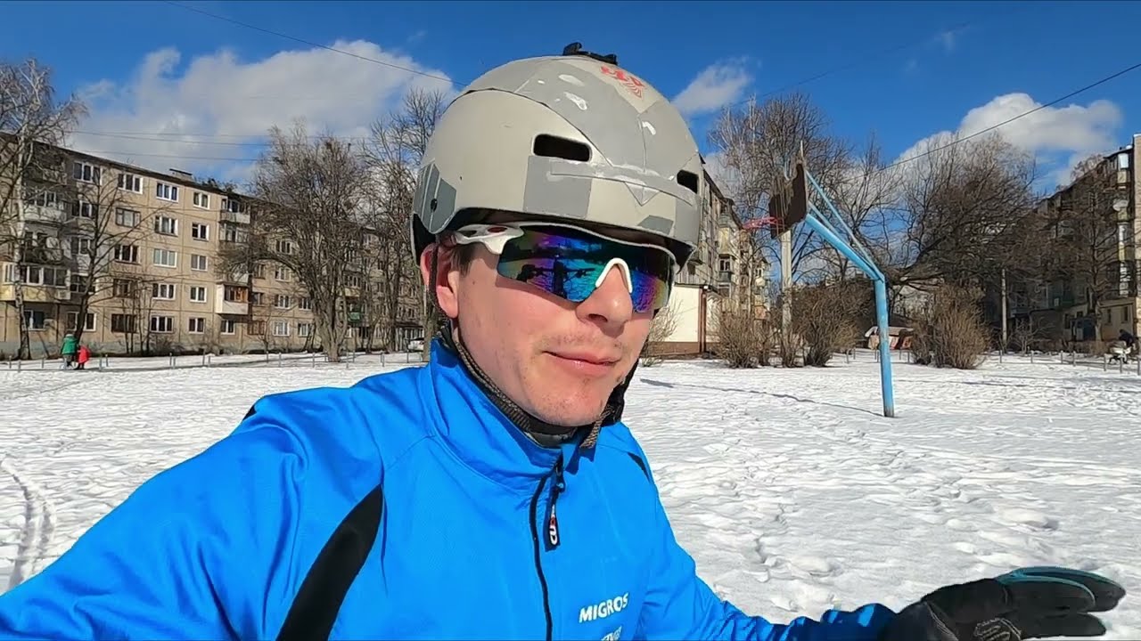 Слободской район Харькова.  Едем под солнцем по мокрым улицам