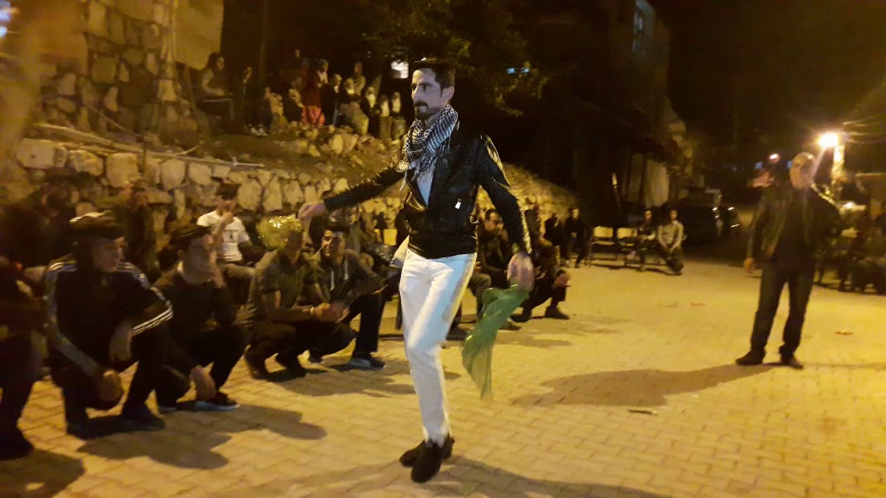Kocaköy gençleri yine coşuyor abdulvahap ve şirin alkın ortada oynuyorlar (ikibin on sekiz)YENİ