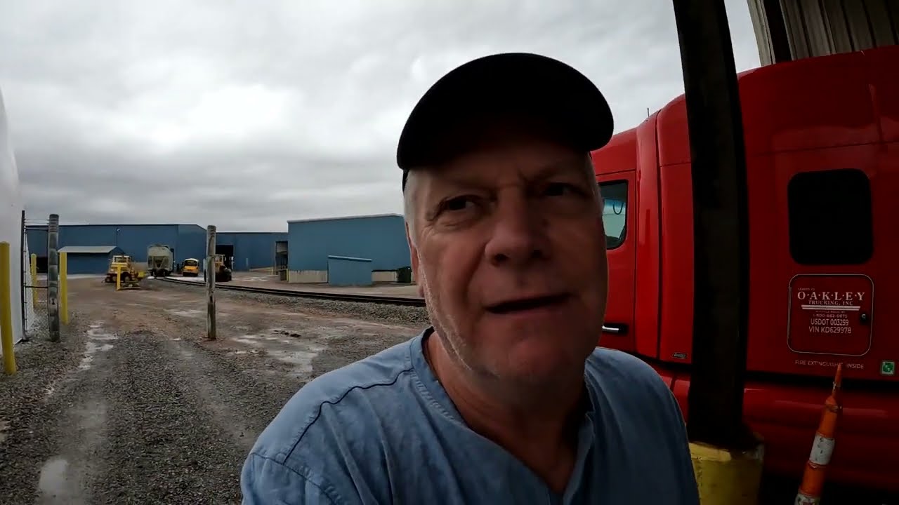 Oakley Trucking Dry Bulk/End Dump #585 Ammonia Nitrate, Twitch
