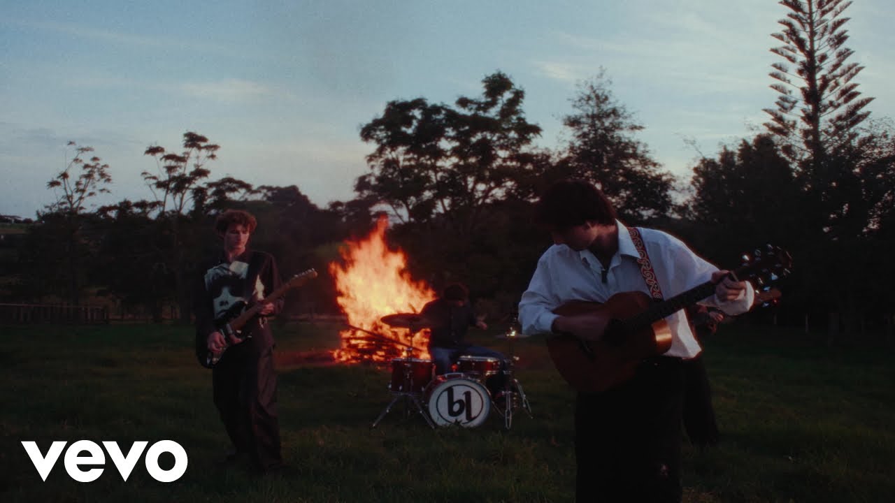 Borderline - Watching It Burn (Official Video)