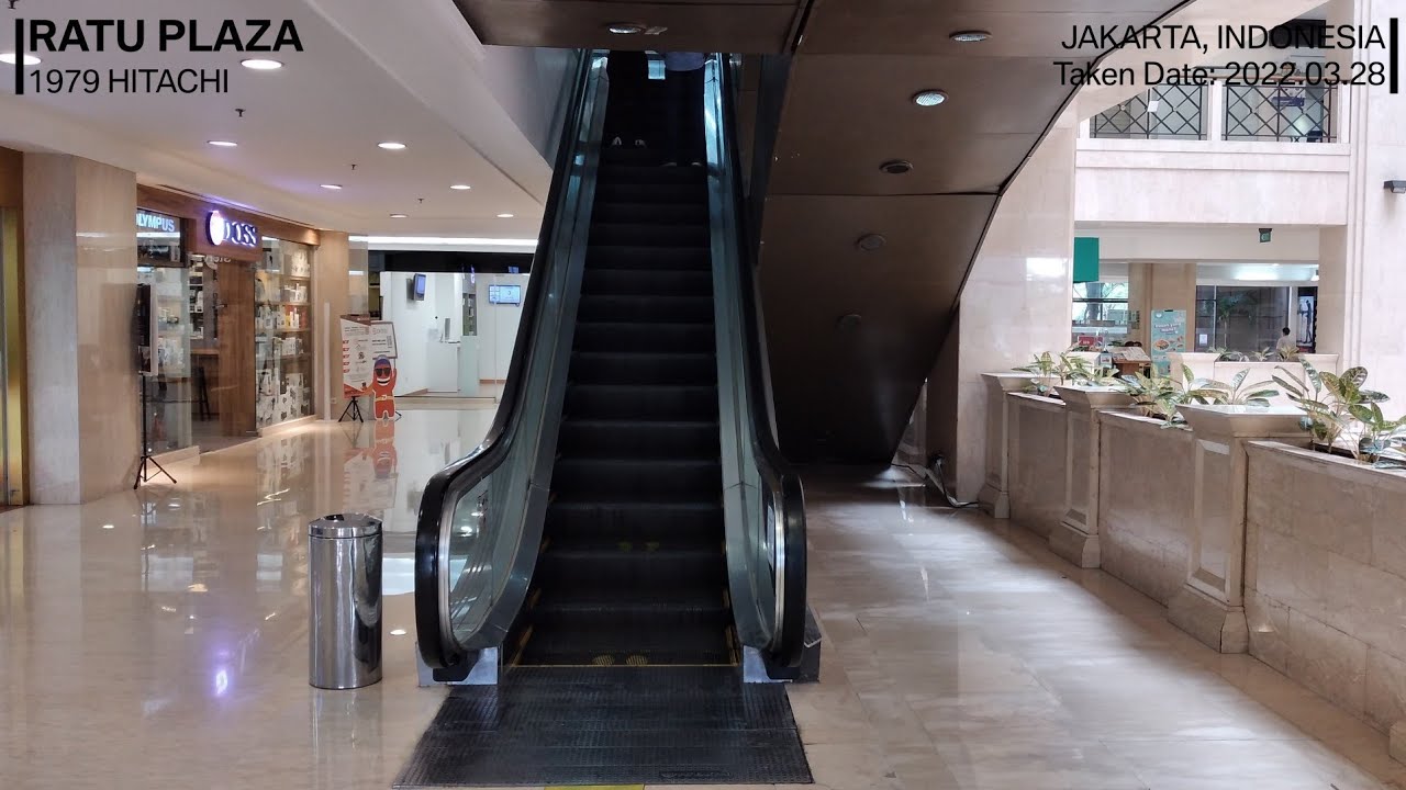 [RETAKE] 1979 Hitachi Escalators at Ratu Plaza, Jakarta
