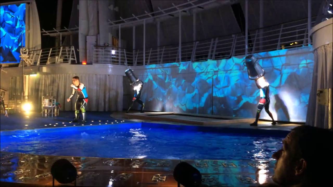 Aquashow at Harmony of the Seas Cruise