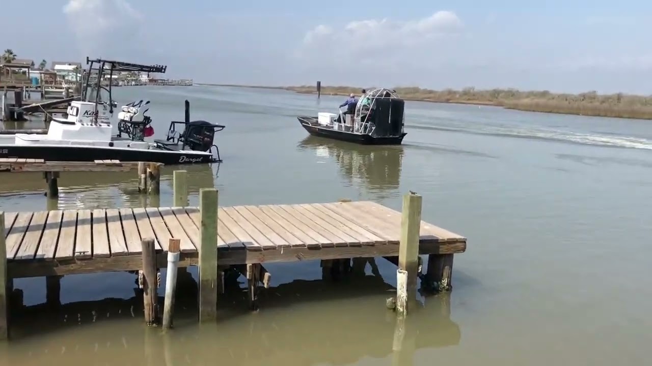 Big Block Chevy Airboat Startup and take off!