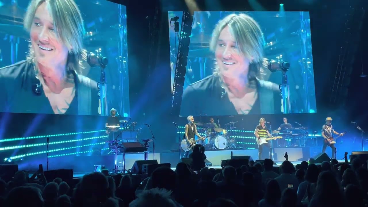 Keith Urban - Days Go By @ PNC Music Pavilion - Charlotte, N.C. (08/12/22)