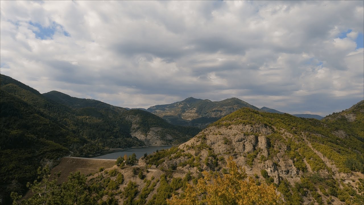 Комунига до Безводно - там където пътят свършва