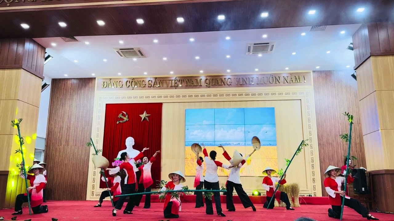 Múa độc lập “Vui hội ngày mùa”