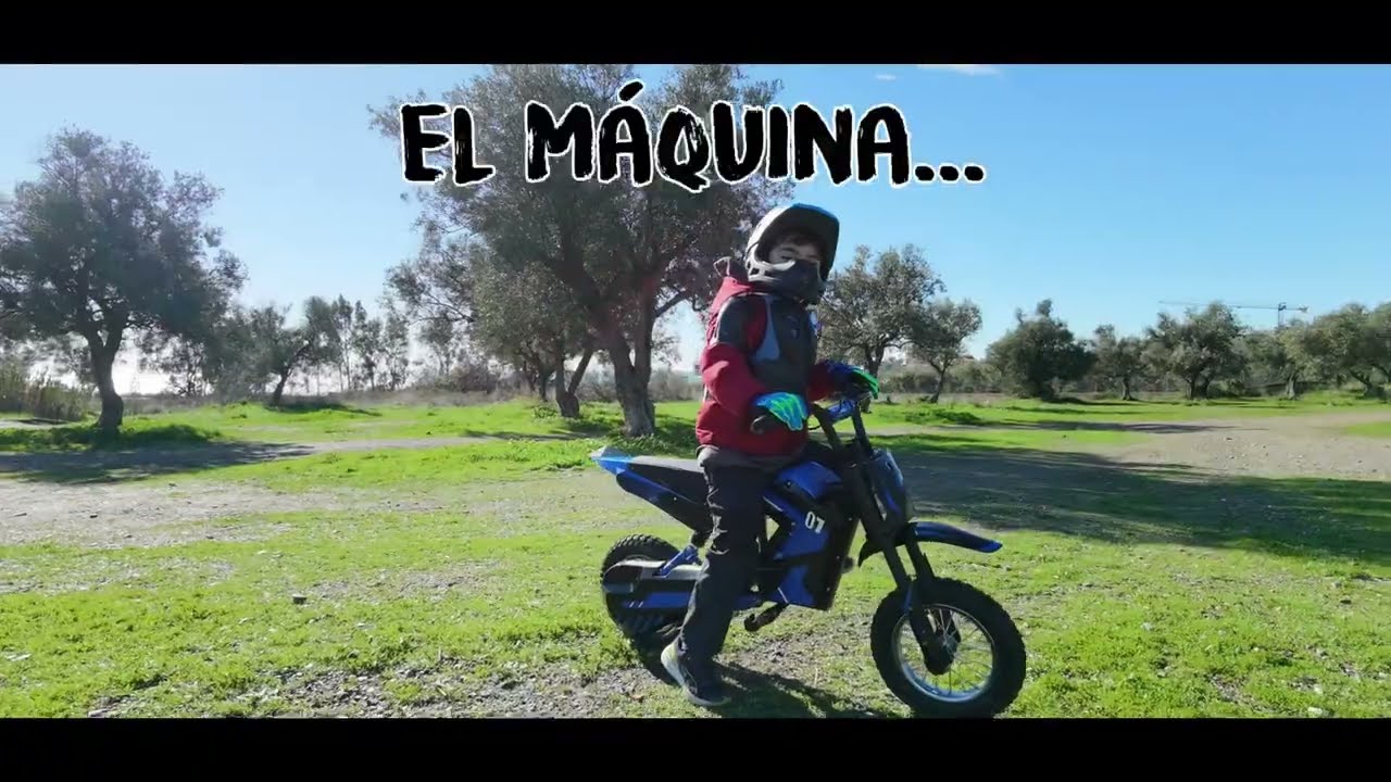 Mi enano con su regalito...