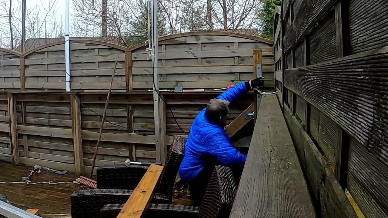 Ham Radio antenna mast in a smal garden