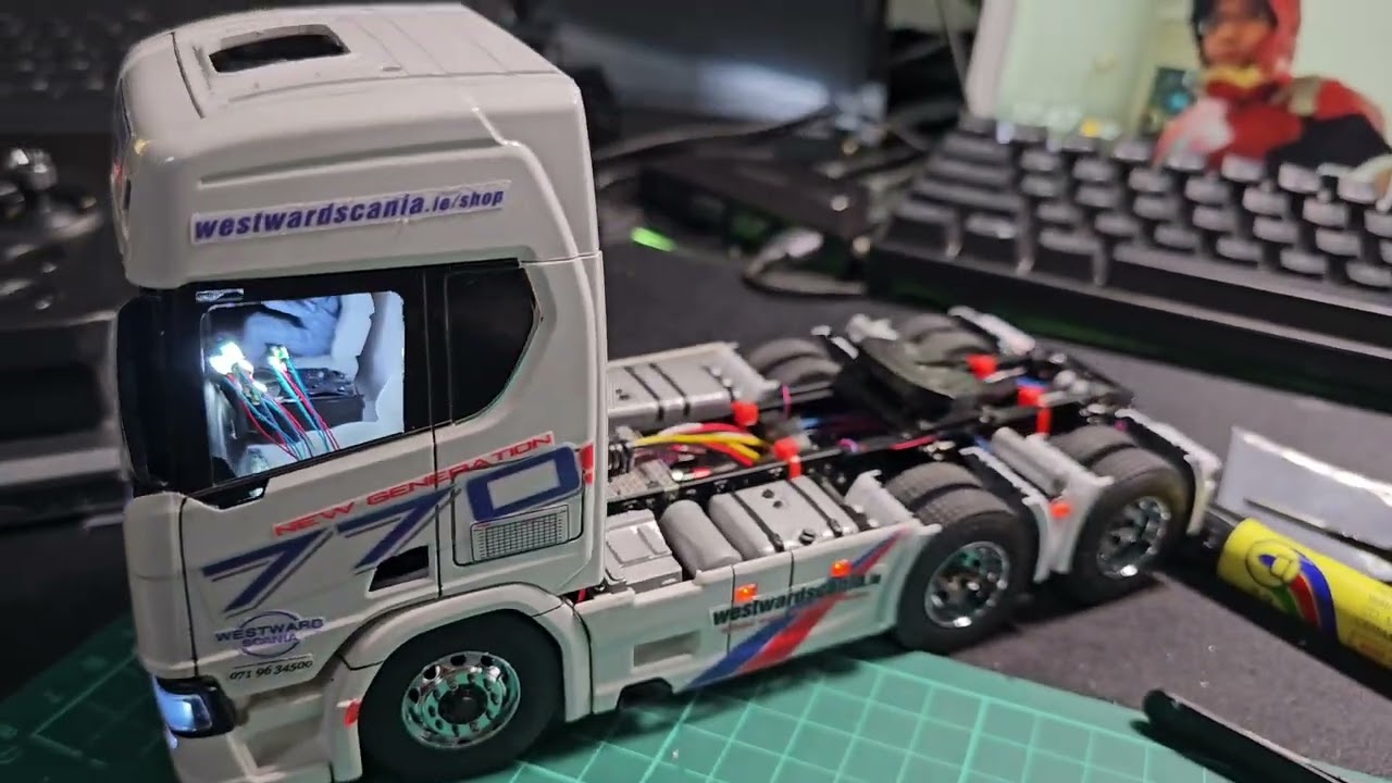 Orlandoo Hunter OH32T01 Scania - Part 9 - Interior