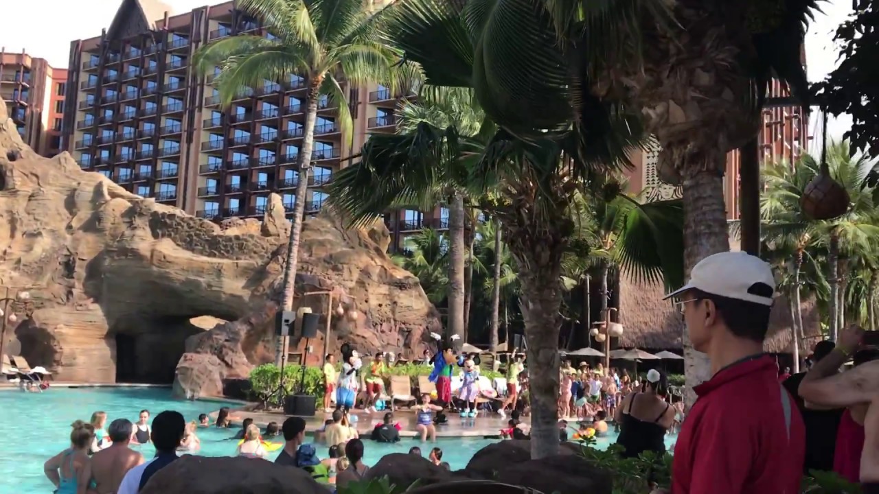 Hawaii Oahu Aulani Disney Resort Poolside Party Mickey Minnie Goofy Kids Dance Mama Needs A Break!