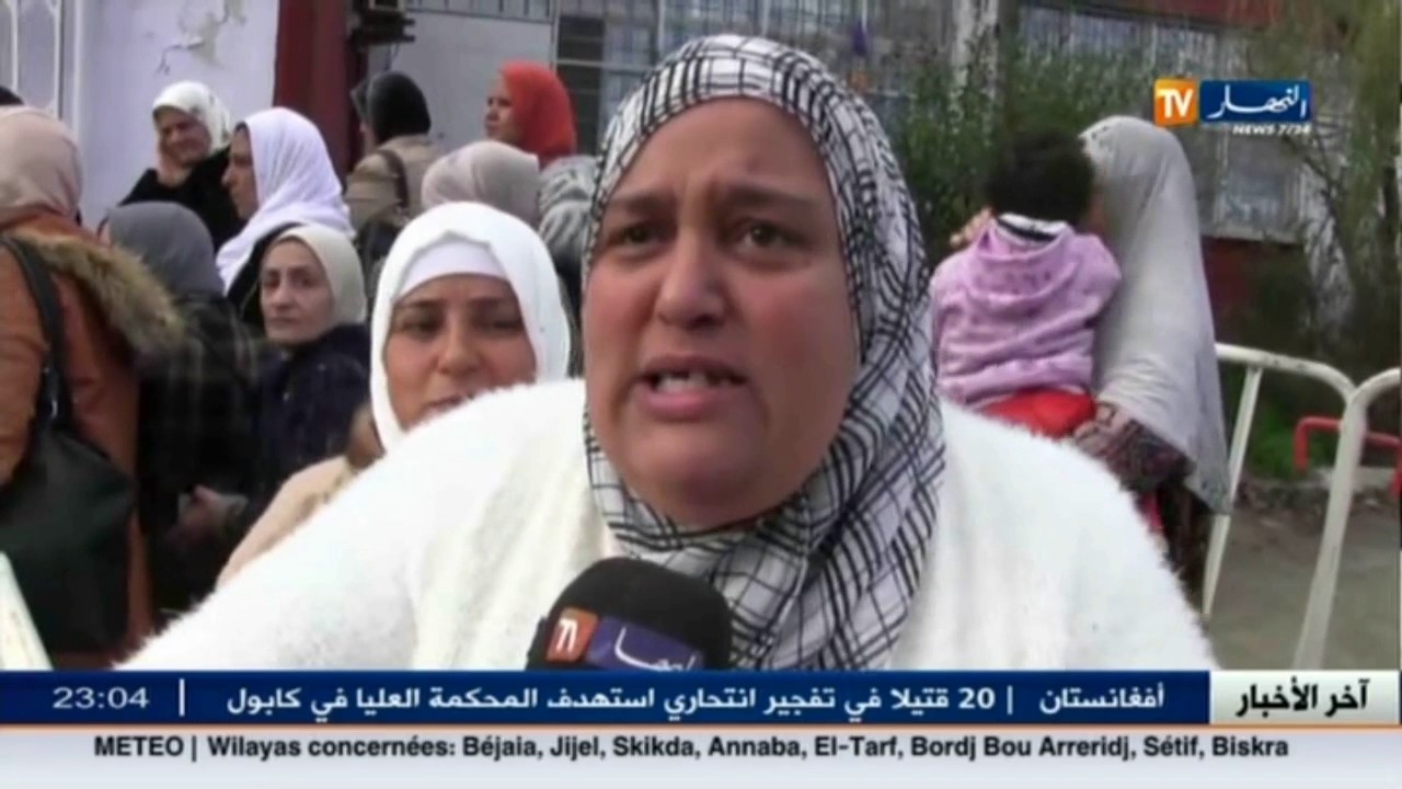 المقصيون من قائمة السكن يحتجون أمام مقر بلدية سيدي عمار بعنابة