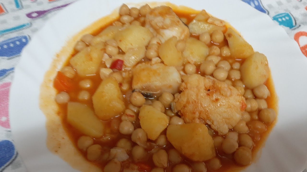 Garbanzos con bacalao un plato de cuchara