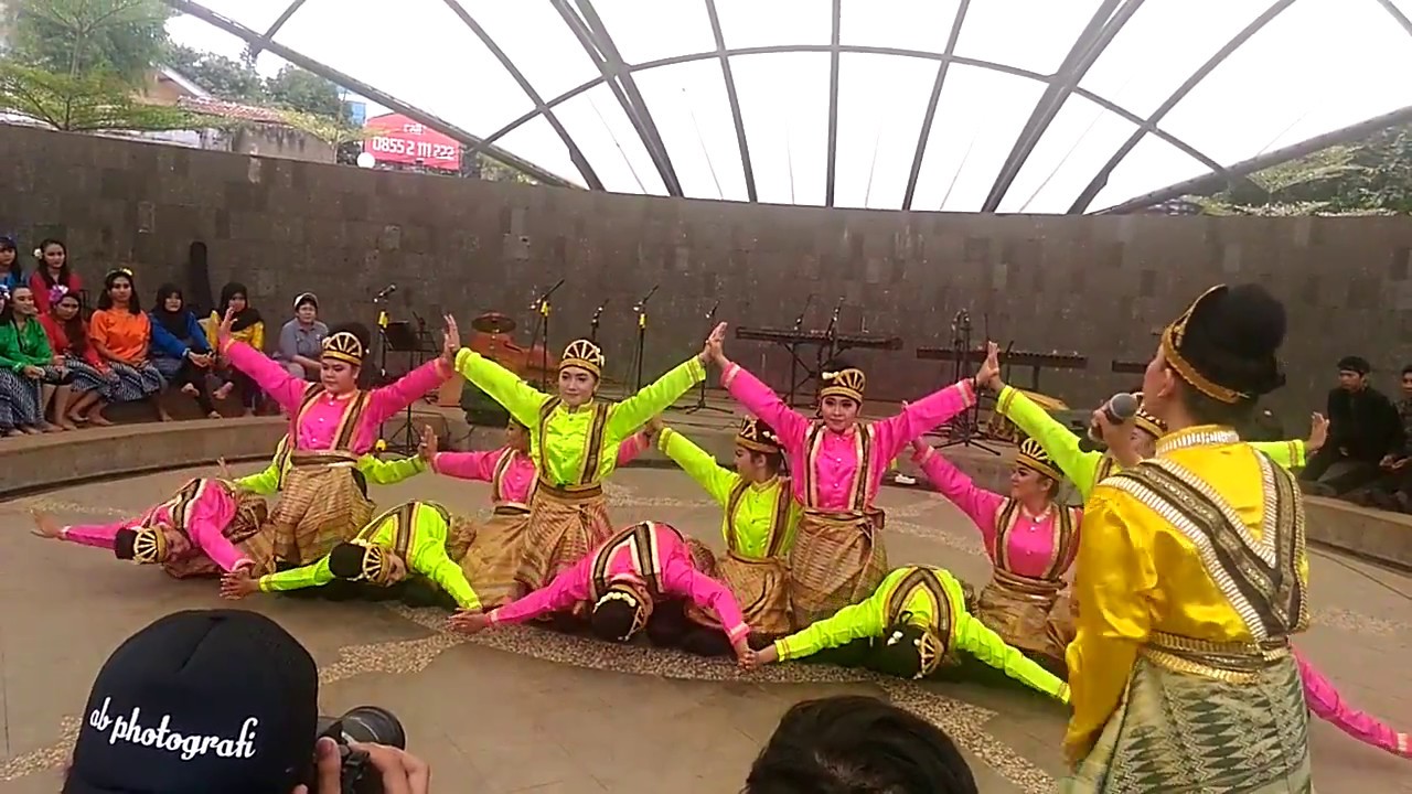 Tari Saman Performance at BIPAF (Bandung Isola Performance Art Festival)
