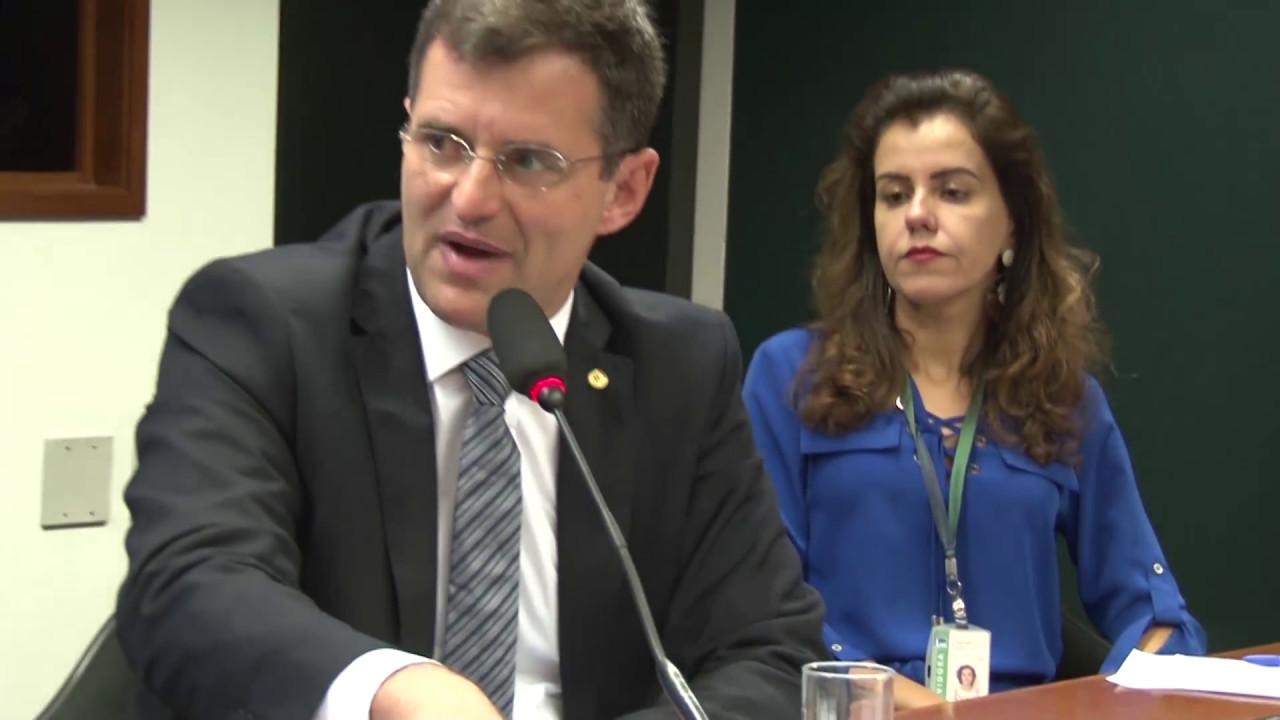 Cart&atilde;o reforma &eacute; debatido na C&acirc;mara por iniciativa de Marcos Abr&atilde;o