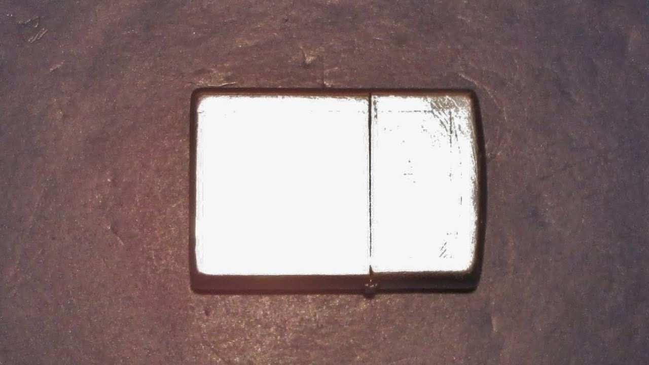 Очистите зажигалку Zippo и замените фитиль для лучшего горения.
