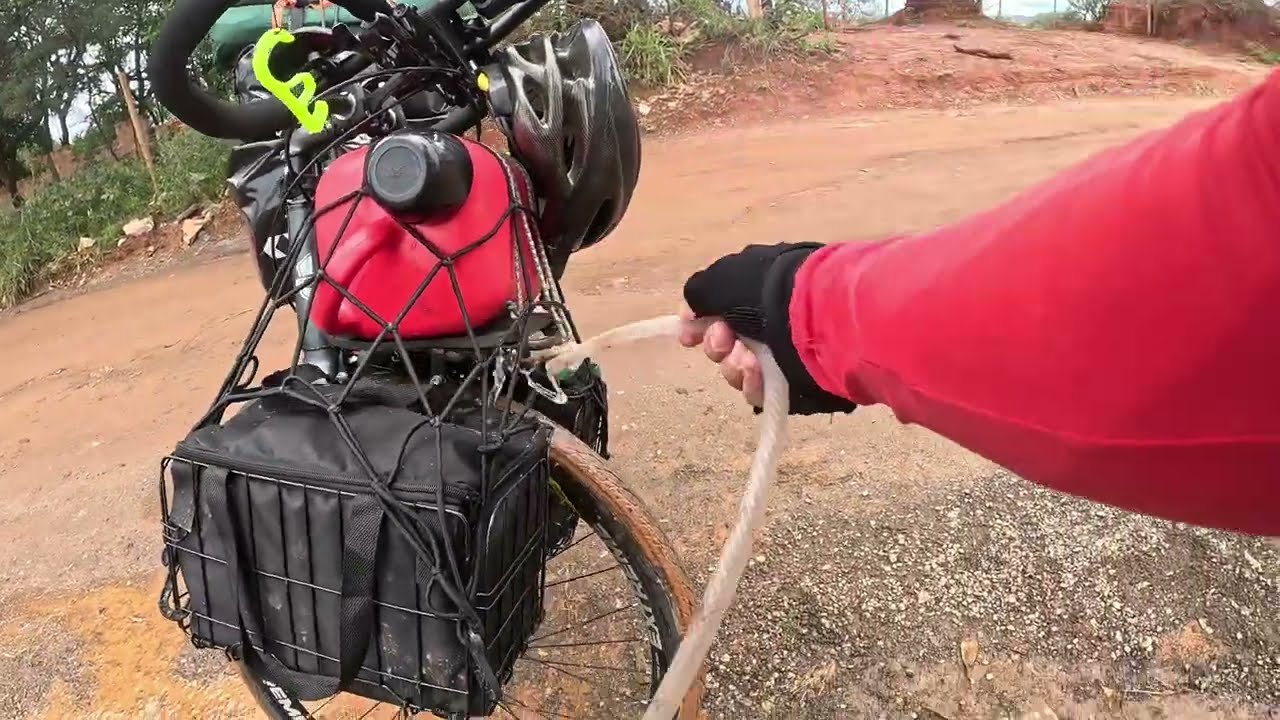 Viagem de Bicicleta para o Ushuaia: Enfrentando a Lama no Interior de MG