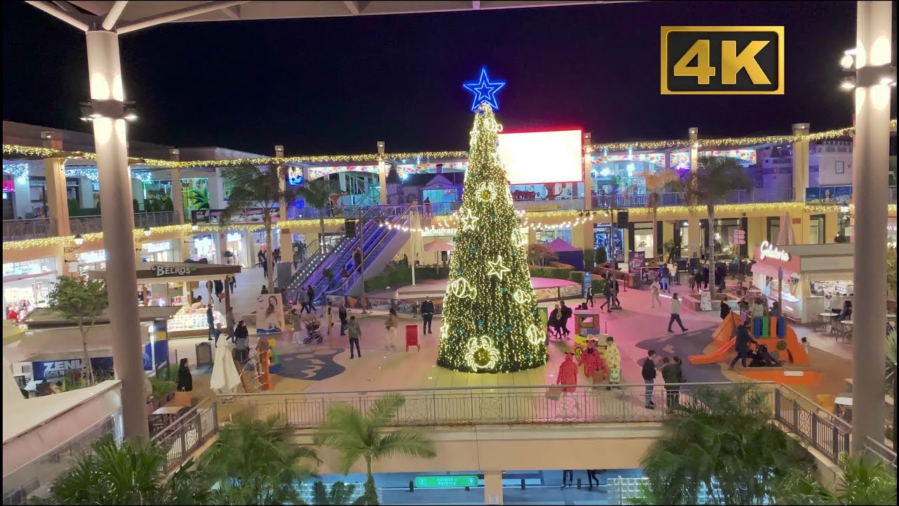 [4K] La Zenia Boulevard Shopping Center. Nighttime Walking Tour Looking at the Christmas Lights 🇪🇸