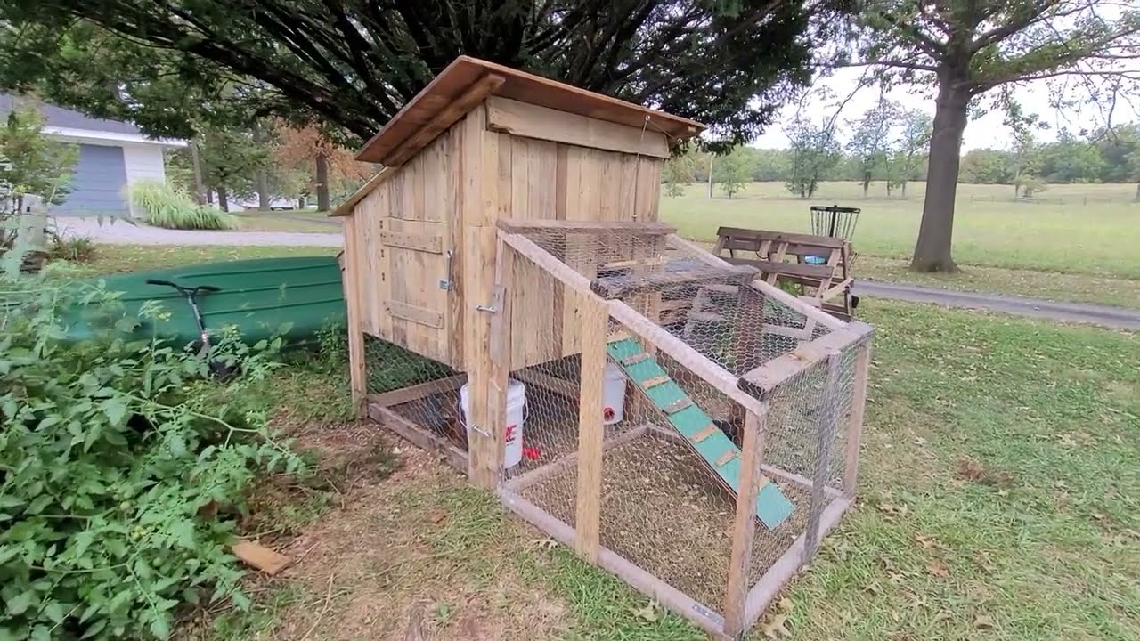 Chicken Coop from Pallet Wood