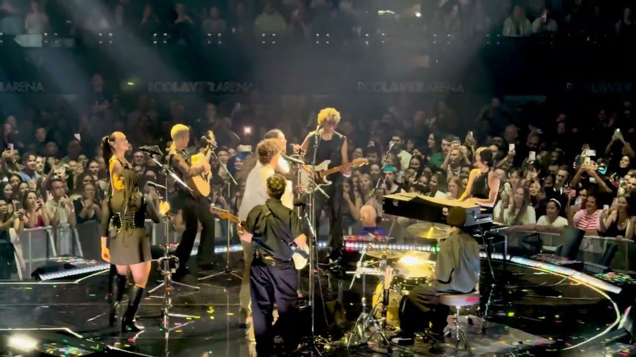 Vance Joy & Dua Lipa | Riptide | Melbourne | Radical Optimism Tour