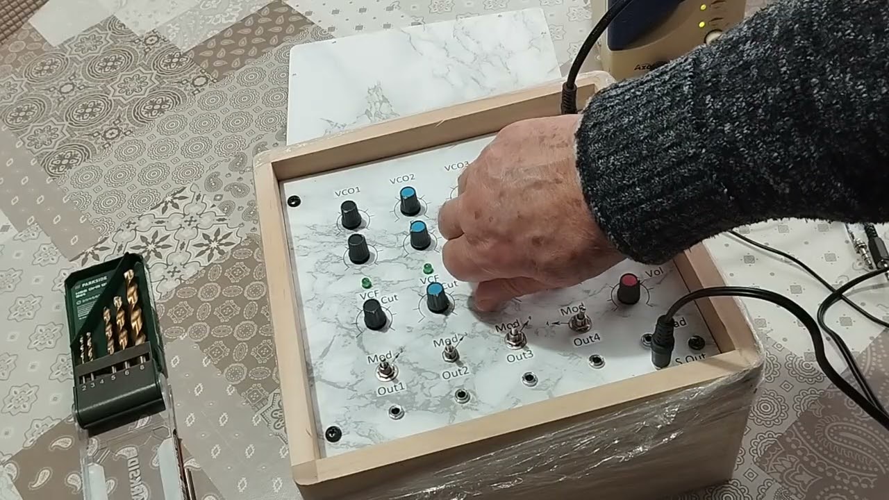 Dobozos HD drón szinti,  modulár rendszer nélkül, önállóan használható.